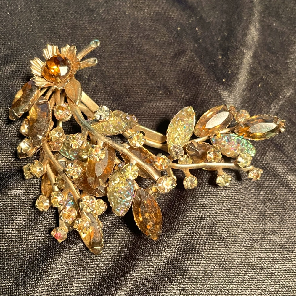 Vintage Rhinestone Broach